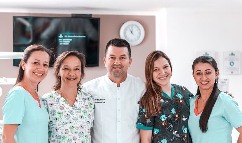 Equipo de odontologos en Manizales