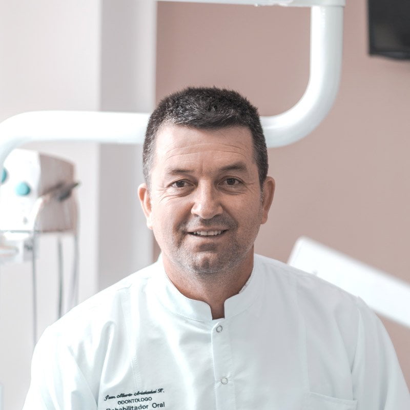 Rehabilitador Oral en Manizales - Juan Alberto Aristizabal Hoyos